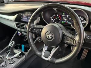 Alfa Romeo Giulia 2.0T Veloce - Image 20
