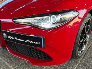 Alfa Romeo Giulia 2.0T Veloce - Image 4