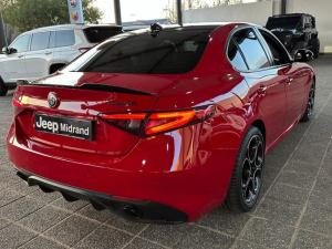 Alfa Romeo Giulia 2.0T Veloce - Image 8