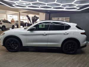 Alfa Romeo Stelvio 2.0T B-Tech Q4 - Image 7