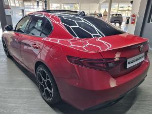 Alfa Romeo Giulia 2.0T Veloce - Image 10