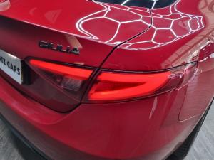 Alfa Romeo Giulia 2.0T Veloce - Image 13