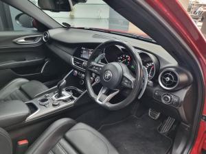 Alfa Romeo Giulia 2.0T Veloce - Image 14