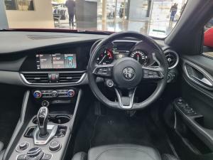 Alfa Romeo Giulia 2.0T Veloce - Image 19