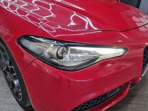 Alfa Romeo Giulia 2.0T Veloce - Image 20