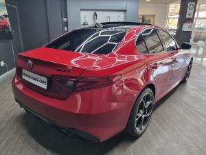 Alfa Romeo Giulia 2.0T Veloce - Image 8