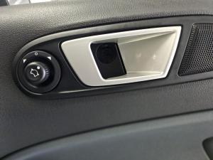 Ford EcoSport 1.5TDCi Titanium - Image 22