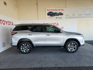 Toyota Fortuner 2.4GD-6 4x4 - Image 3