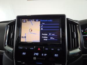 Toyota Land Cruiser 200 4.5D-4D V8 VX-R - Image 14