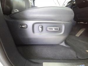 Toyota Land Cruiser 200 4.5D-4D V8 VX-R - Image 19