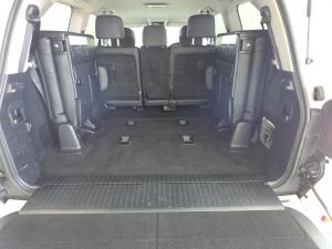 Toyota Land Cruiser 200 4.5D-4D V8 VX-R - Image 20