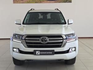 Toyota Land Cruiser 200 4.5D-4D V8 VX-R - Image 4