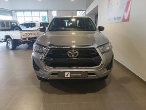 Toyota Hilux 2.4GD-6 double cab Raider manual - Image 4