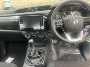 Toyota Hilux 2.4GD-6 Xtra cab Raider manual - Image 6