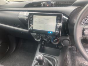 Toyota Hilux 2.4GD-6 Xtra cab Raider manual - Image 9