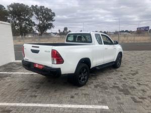 Toyota Hilux 2.4GD-6 Xtra cab Raider manual - Image 2