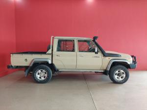 Toyota Land Cruiser 79 4.5D-4D V8 double cab LX - Image 3