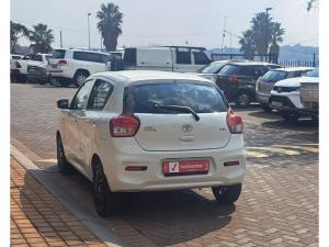 Toyota Vitz 1.0 XR manual - Image 16
