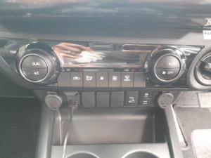 Toyota Hilux 2.8GD-6 double cab 4x4 Legend auto - Image 15