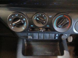 Toyota Hilux 2.4GD-6 Xtra cab Raider manual - Image 16