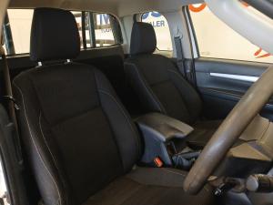 Toyota Hilux 2.4GD-6 Xtra cab Raider manual - Image 17