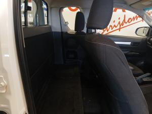 Toyota Hilux 2.4GD-6 Xtra cab Raider manual - Image 18