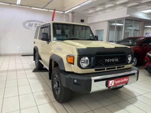 Toyota Landcruiser 76 2.8 GD-6 S/W - Image 1