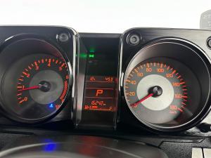 Suzuki Jimny 1.5 GLX automatic - Image 11