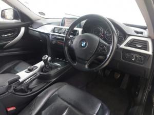BMW 3 Series 320i - Image 10