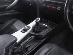 BMW 3 Series 320i - Image 11