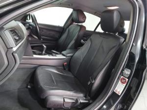 BMW 3 Series 320i - Image 18