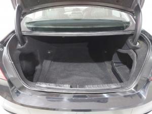 BMW 3 Series 320i - Image 8