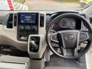 Toyota Quantum 2.8 SLWB panel van - Image 6