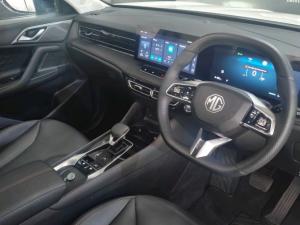 MG HS 2.0T Luxury - Image 17