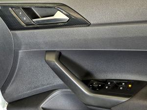 Volkswagen Polo hatch 1.0TSI Life auto - Image 17