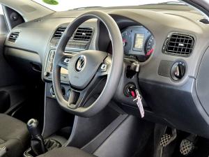 Volkswagen Polo Vivo hatch 1.4 Trendline - Image 10