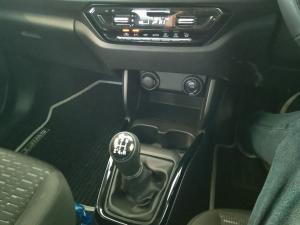 Suzuki Swift 1.2 GLX manual - Image 17