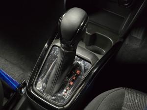 Suzuki Swift 1.2 GLX auto - Image 12
