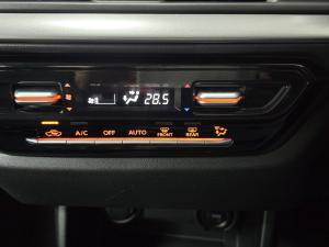 Suzuki Swift 1.2 GLX auto - Image 9
