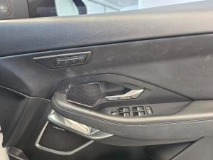 Jaguar E-Pace D180 AWD SE - Image 8