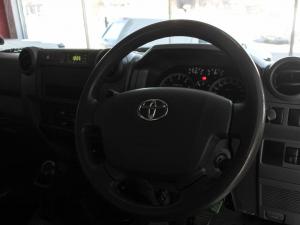 Toyota Land Cruiser 79 4.5D-4D V8 single cab LX - Image 19