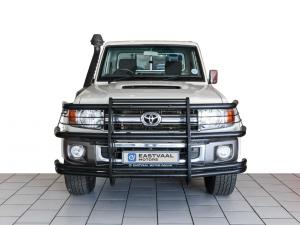 Toyota Land Cruiser 79 4.5D-4D V8 single cab LX - Image 2