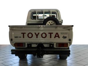 Toyota Land Cruiser 79 4.5D-4D V8 single cab LX - Image 6