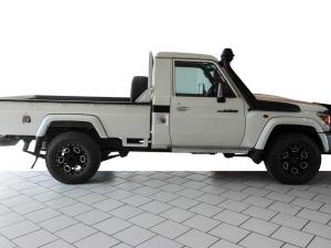 Toyota Land Cruiser 79 4.5D-4D V8 single cab LX - Image 7