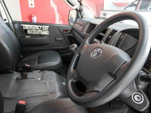 Toyota Hiace 2.5D-4D Ses-fikile 16-seater - Image 8