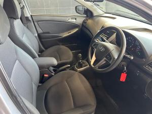 Hyundai Accent hatch 1.6 Fluid - Image 10