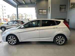 Hyundai Accent hatch 1.6 Fluid - Image 4