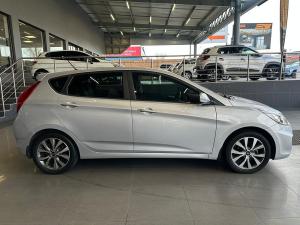 Hyundai Accent hatch 1.6 Fluid - Image 8