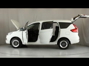 Toyota Rumion 1.5 SX manual - Image 11