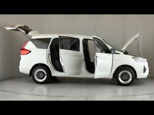 Toyota Rumion 1.5 SX manual - Image 15